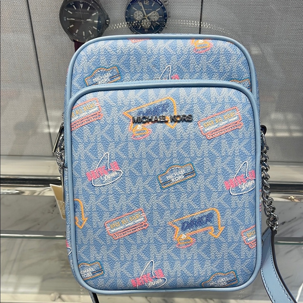 MICHAEL KORS
J Set Md Printed Signature Logo Crossbody NS CHAIN XBODY Flight
NWT - Picture 5 of 16